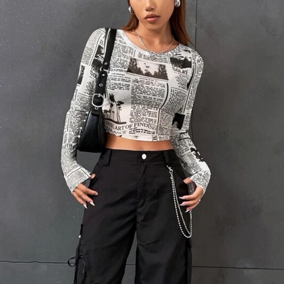 SHEIN - Newspaper Long Sleeve Crop Top - Picture 3 of 4